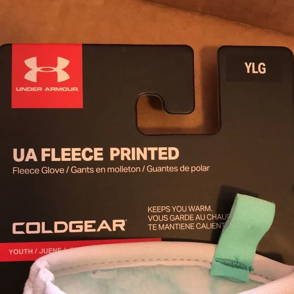 NWT Under Armour fleece gloves/mittens